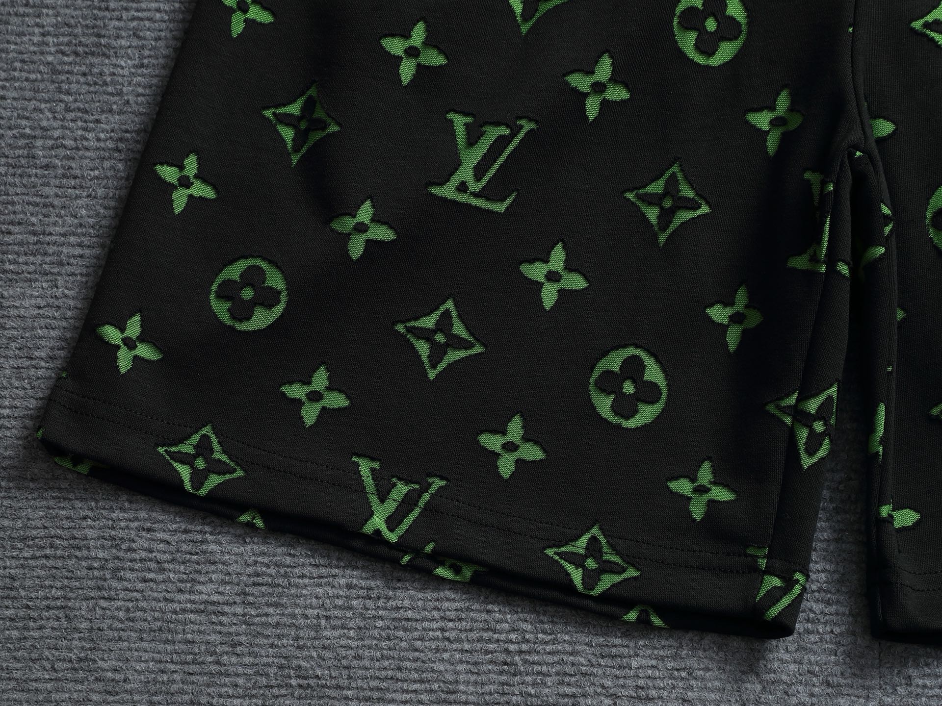 【LOUIS VUITTON】ショートパンツ