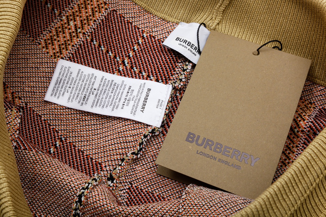 【BURBERRY】ショートパンツ