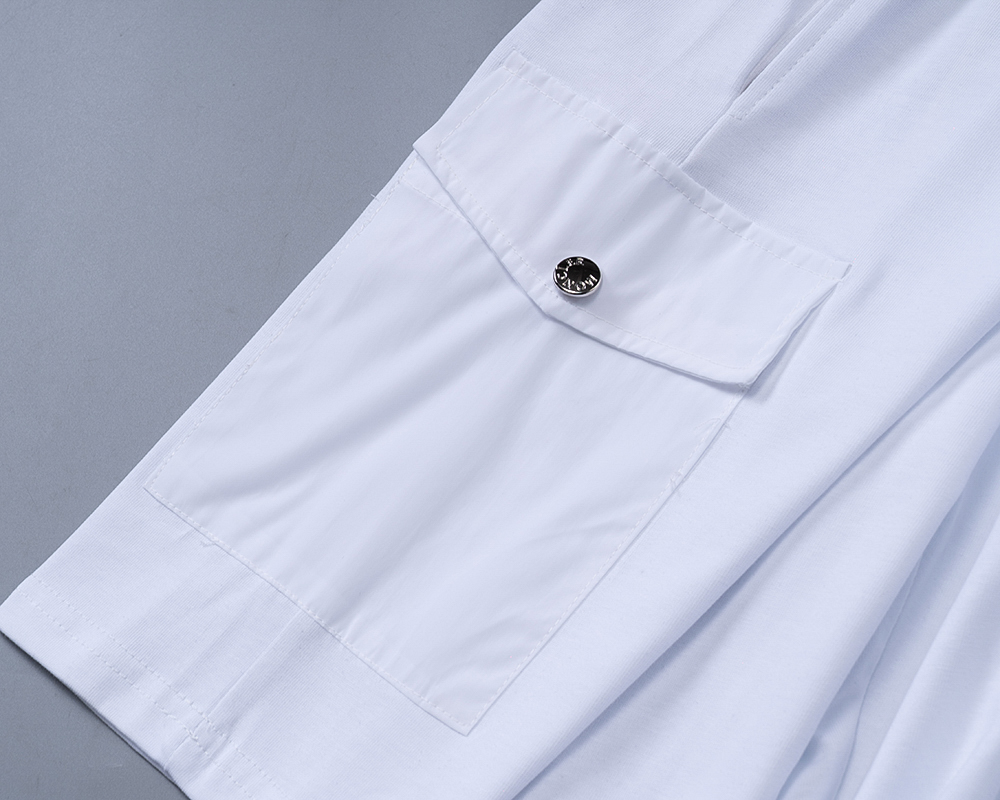 【MONCLER】ショートパンツ