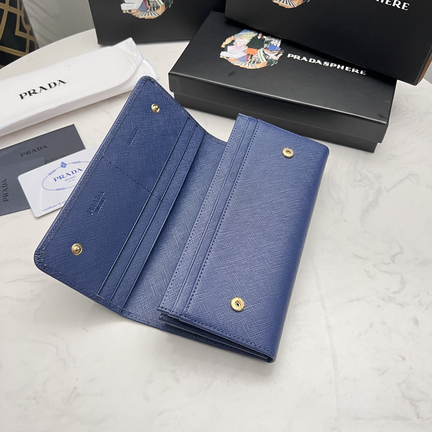 Pradaレザー コンチネンタルウォレット 財布 折財布