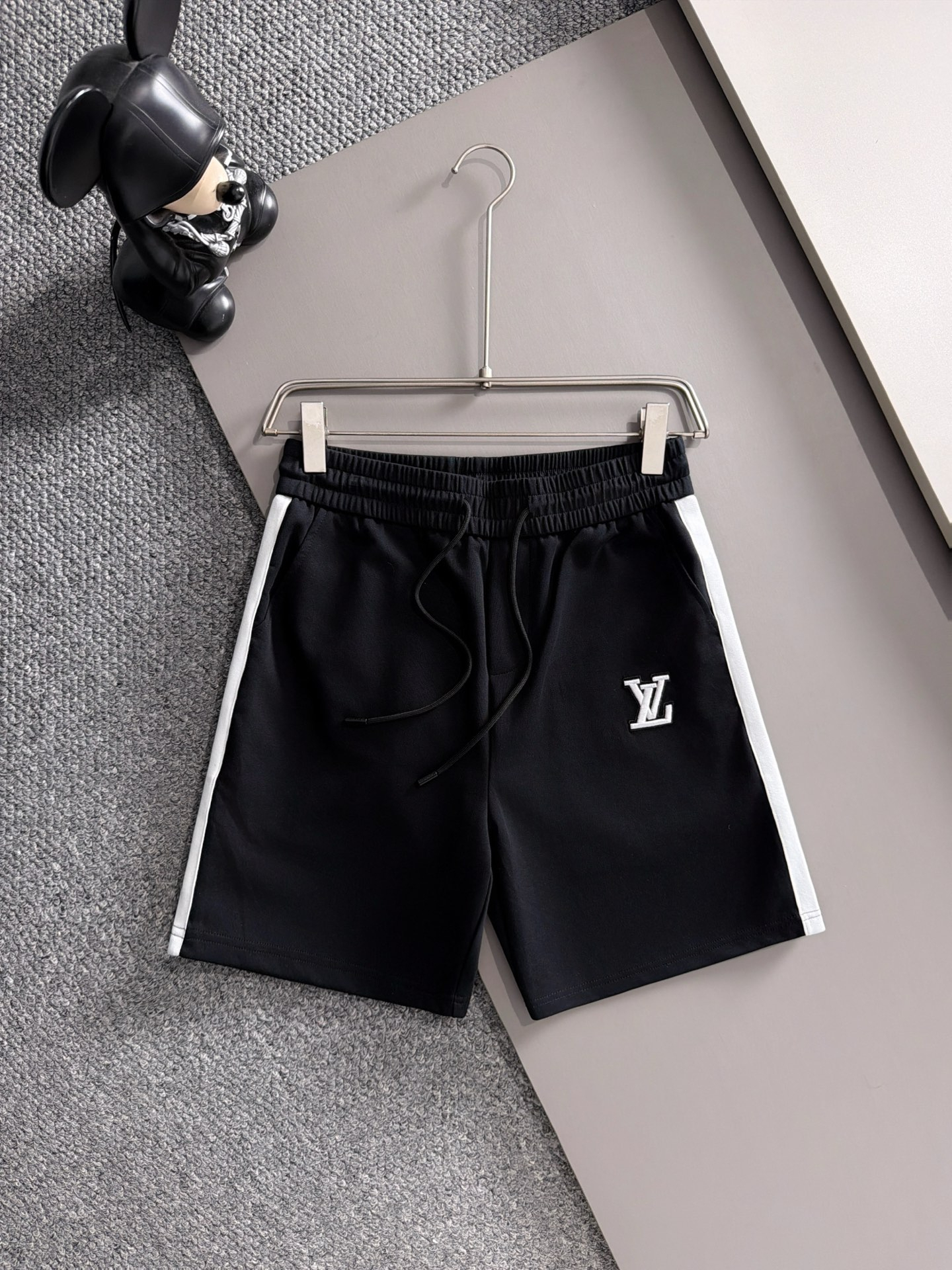【LOUIS VUITTON】半袖T シャツショートパンツ セットアップ
