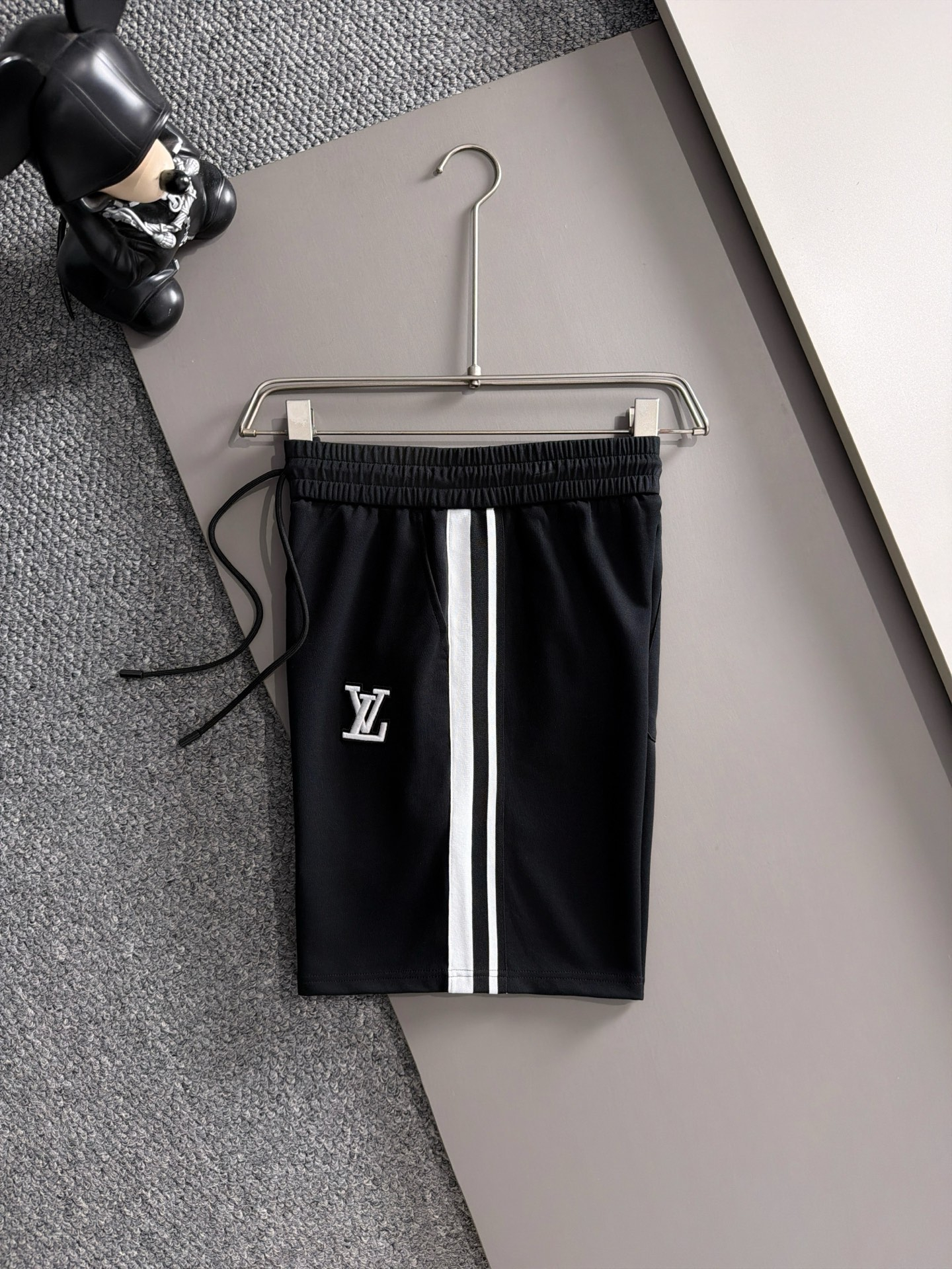 【LOUIS VUITTON】半袖T シャツショートパンツ セットアップ