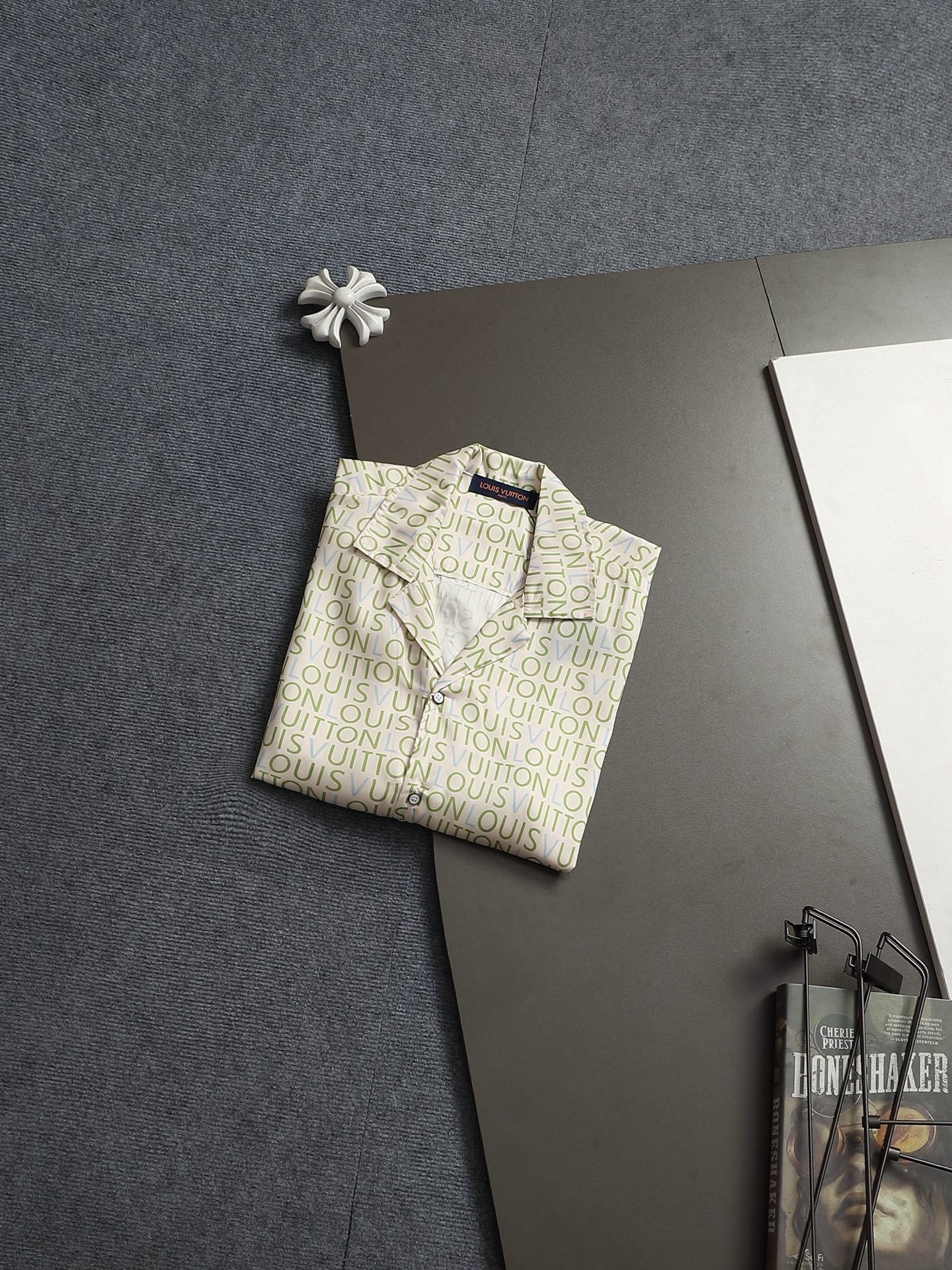 【LOUIS VUITTON】半袖シャツ