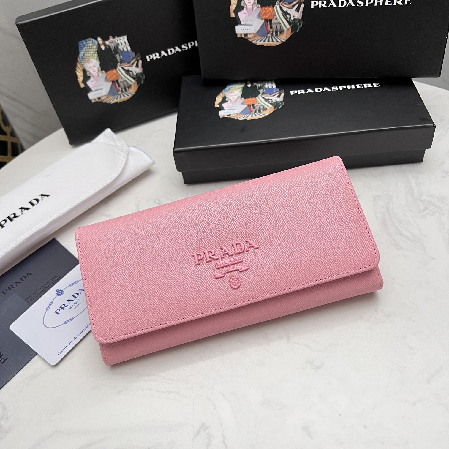 Pradaレザー コンチネンタルウォレット 財布 折財布