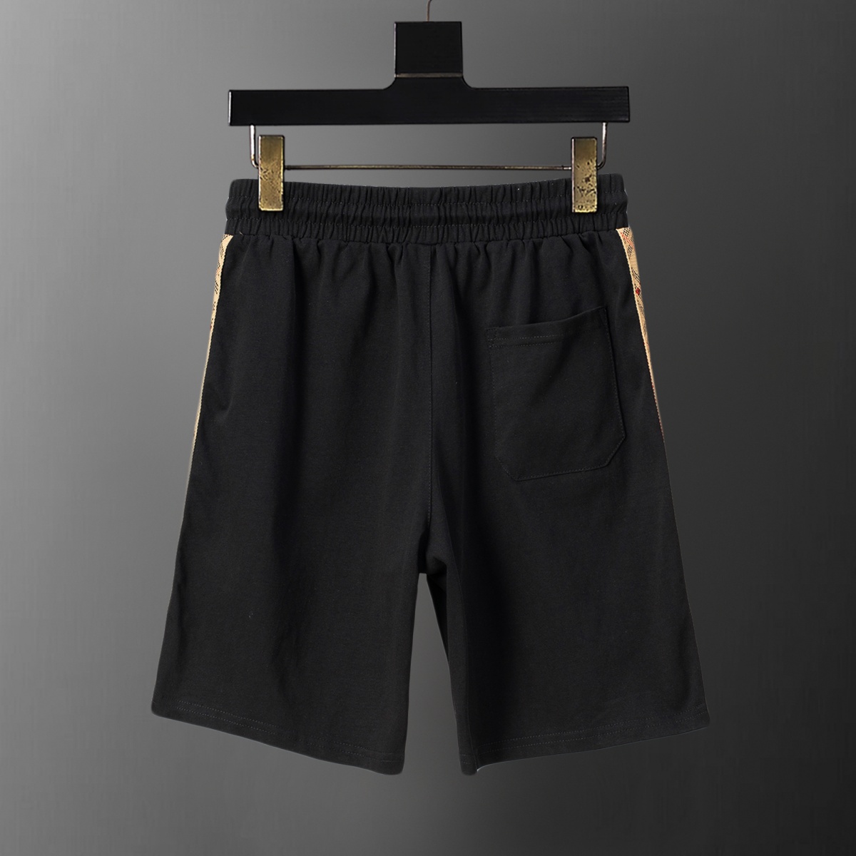 【BURBERRY】ショートパンツ