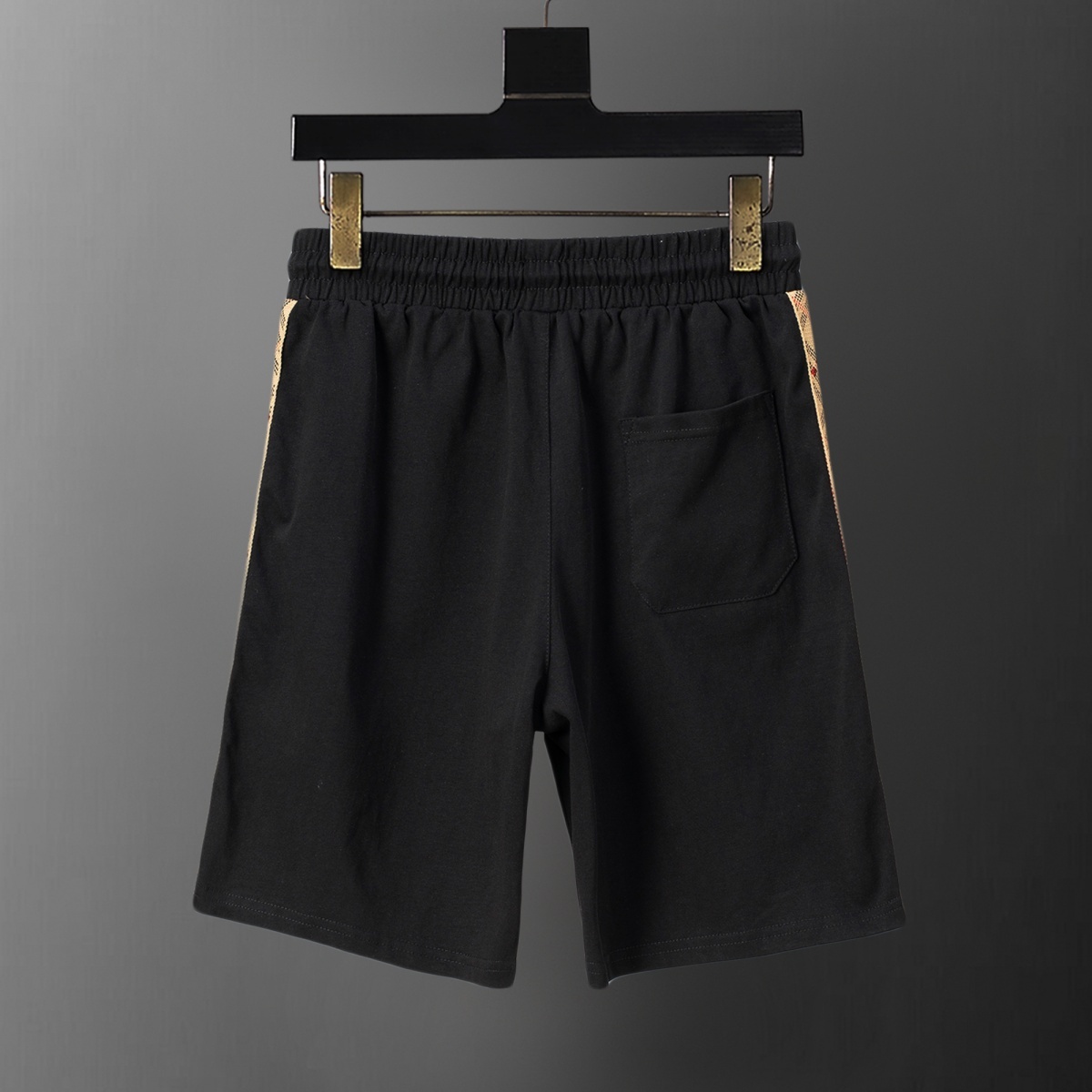 【BURBERRY】ショートパンツ