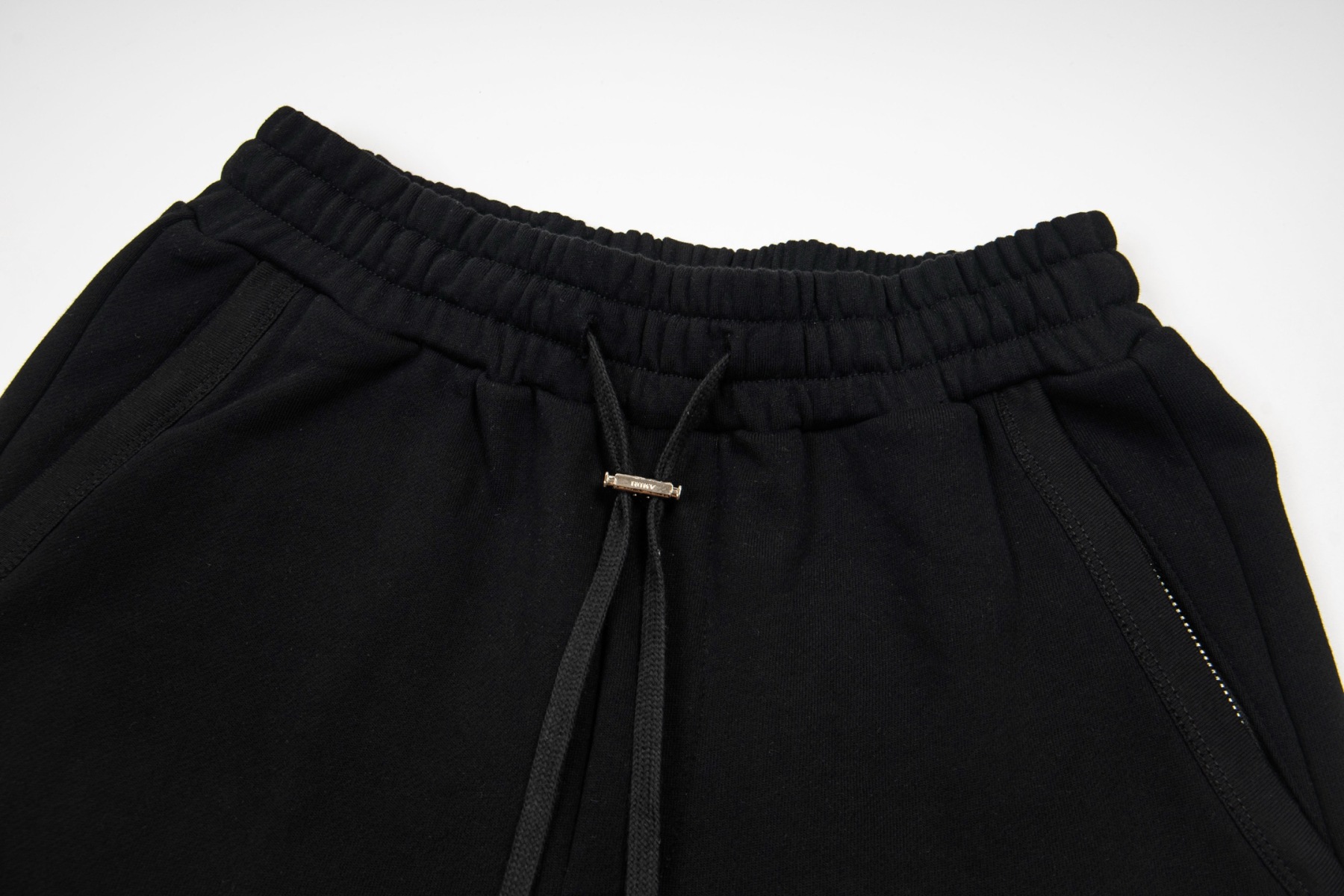 【AMIRI】ショートパンツ