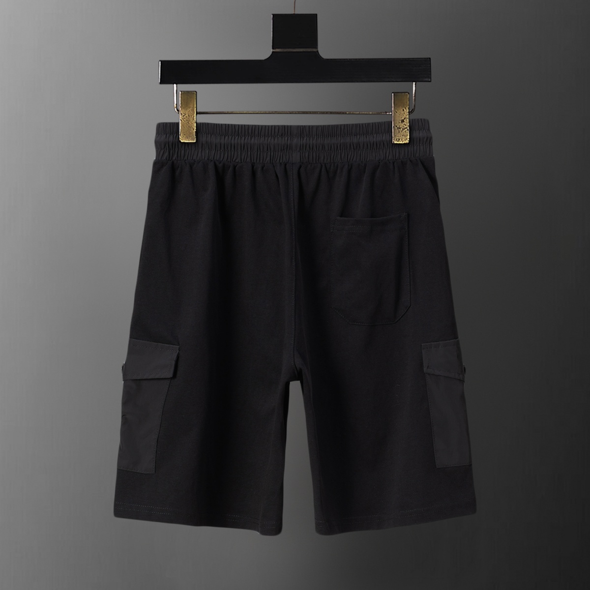 【MONCLER】ショートパンツ