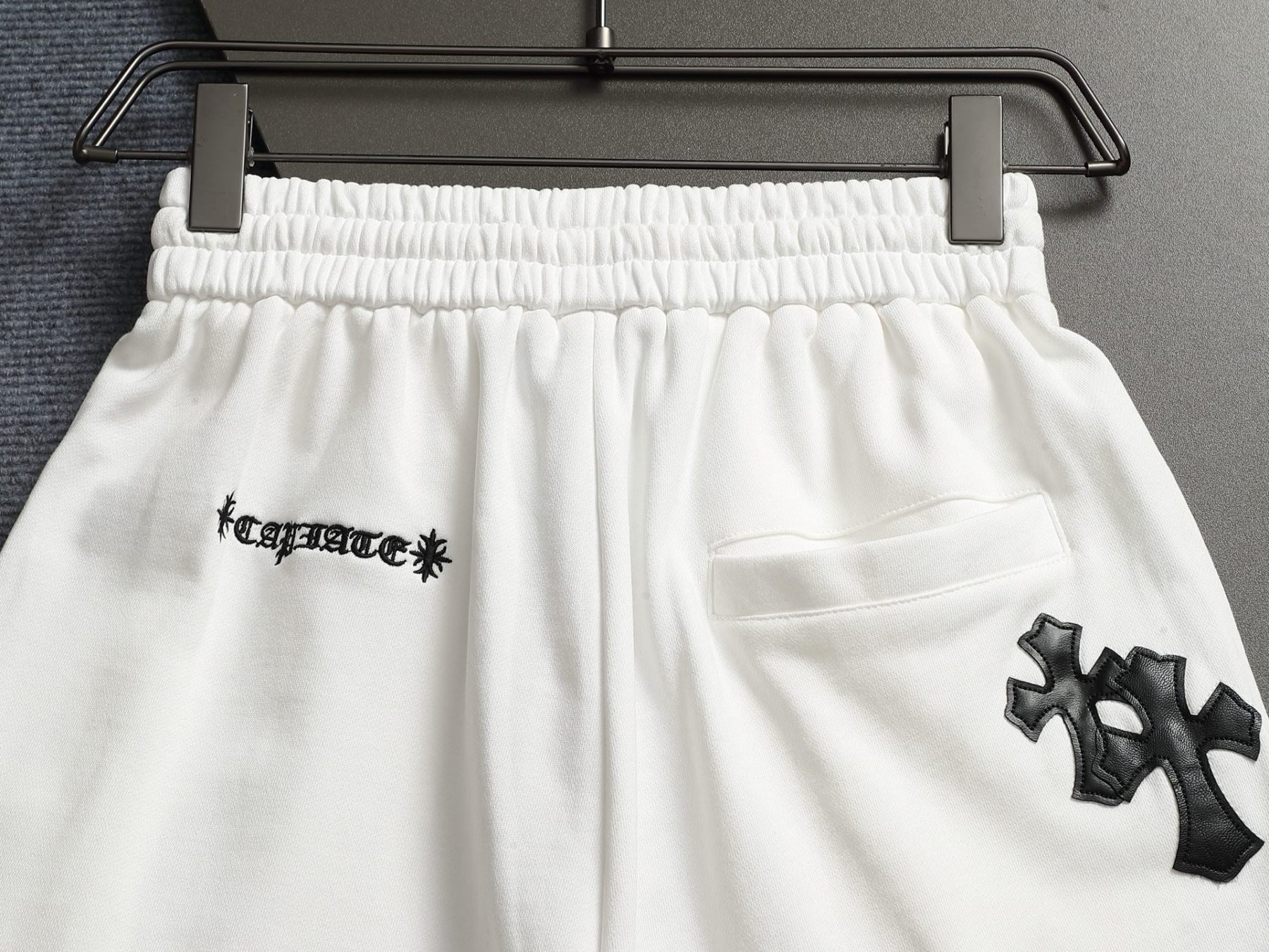 【CHROME HEARTS】ショートパンツ