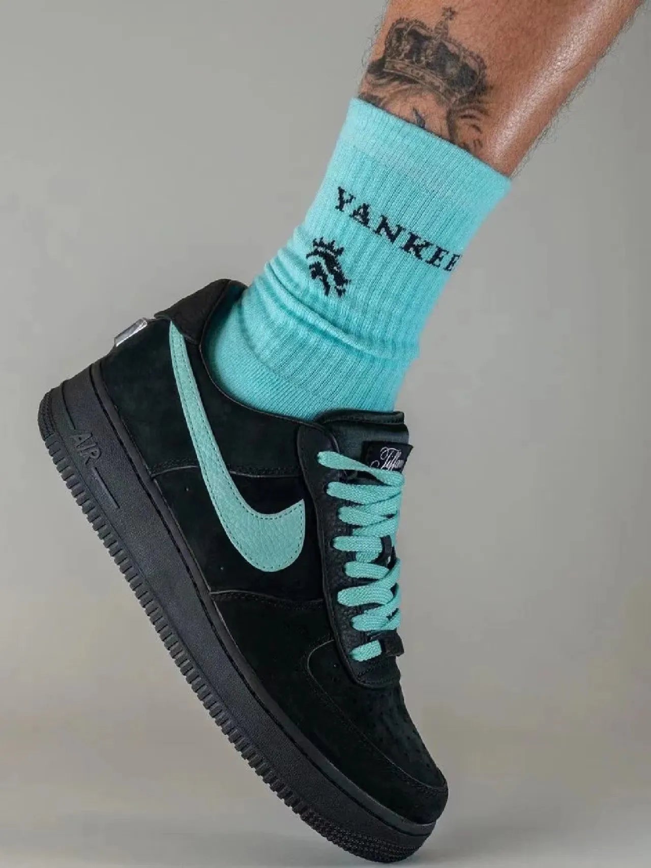 🔥限定30個！売り切れ次第終わり！【NIKE |公式サイトは】🔥★送関込★世界中を震撼させた話題のコラボ★◆超人気◆ 雑誌、ＴＶ、映画に登場アイテム♪