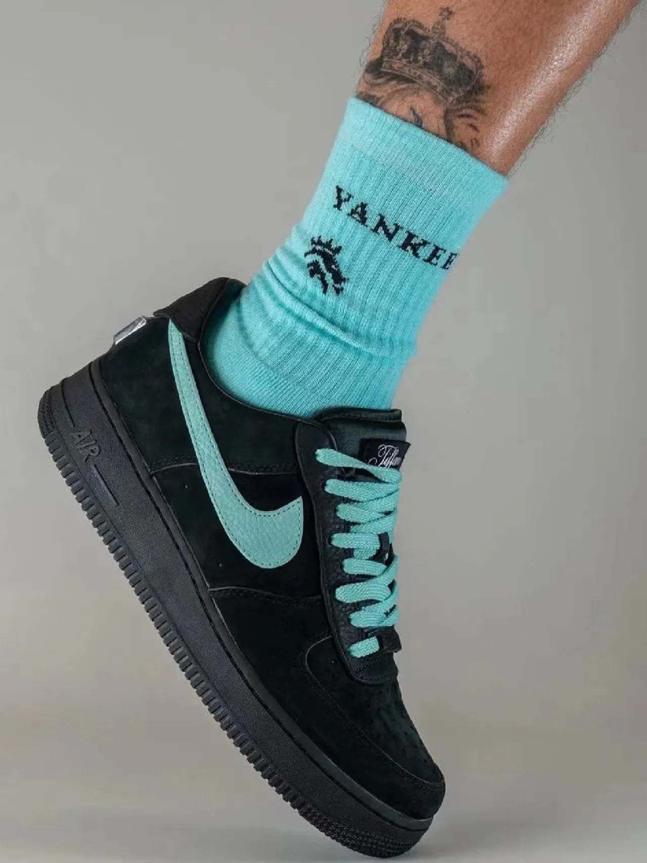 🔥限定30個！売り切れ次第終わり！【NIKE |公式サイトは】🔥★送関込★世界中を震撼させた話題のコラボ★◆超人気◆ 雑誌、ＴＶ、映画に登場アイテム♪