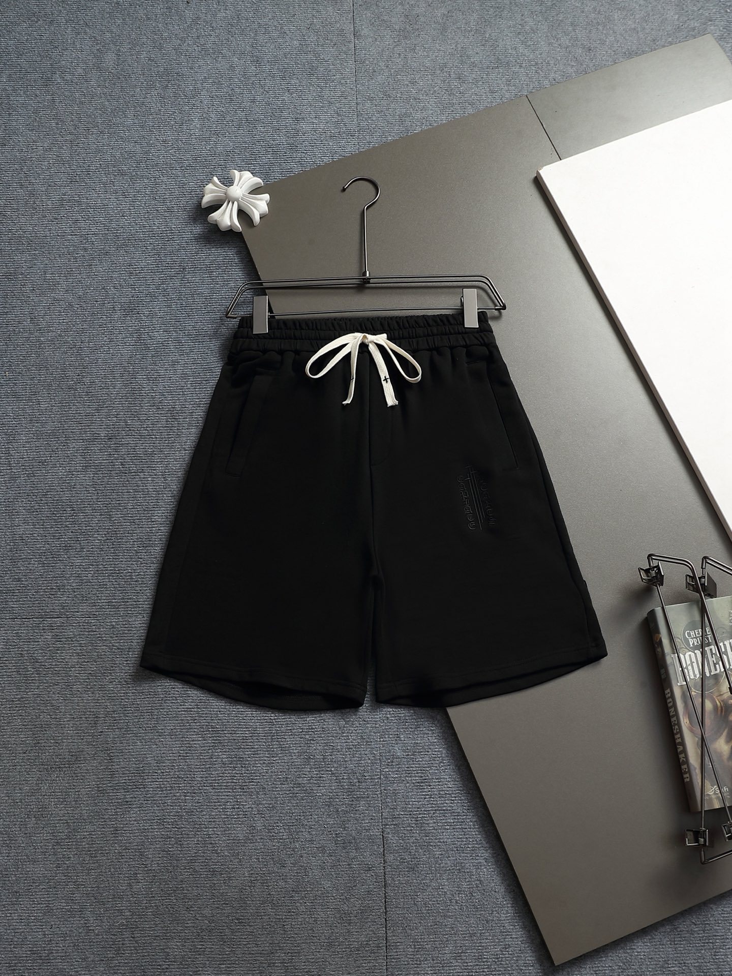 【CHROME HEARTS】ショートパンツ