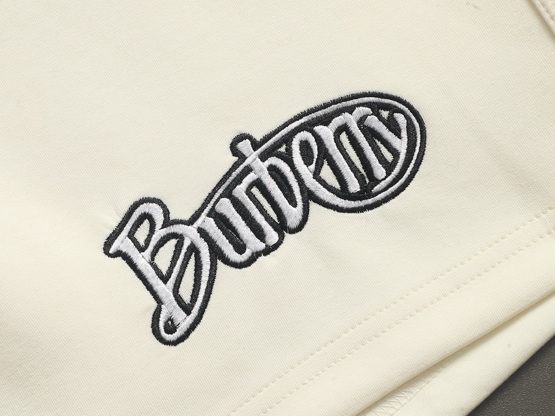 【BURBERRY】ショートパンツ