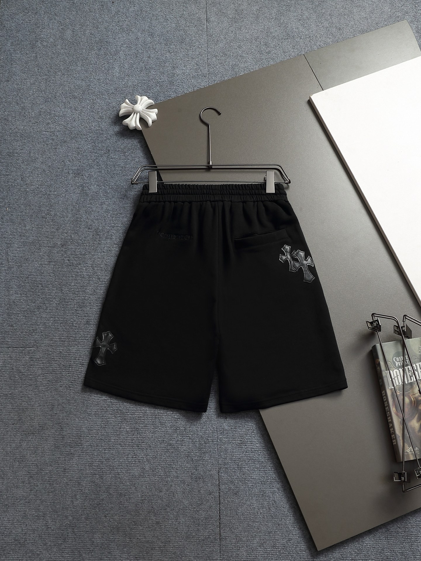 【CHROME HEARTS】ショートパンツ