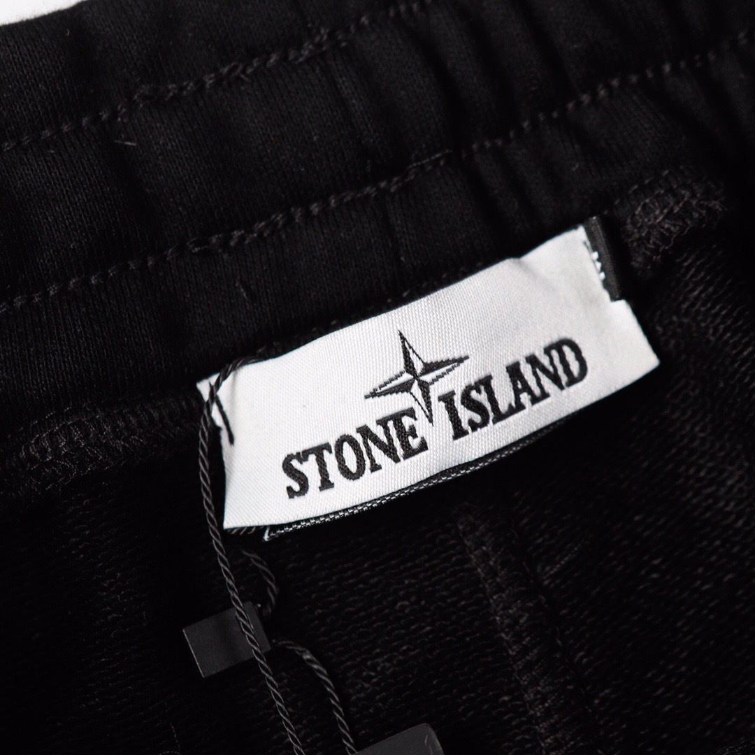 【STONE ISLAND】ショートパンツ