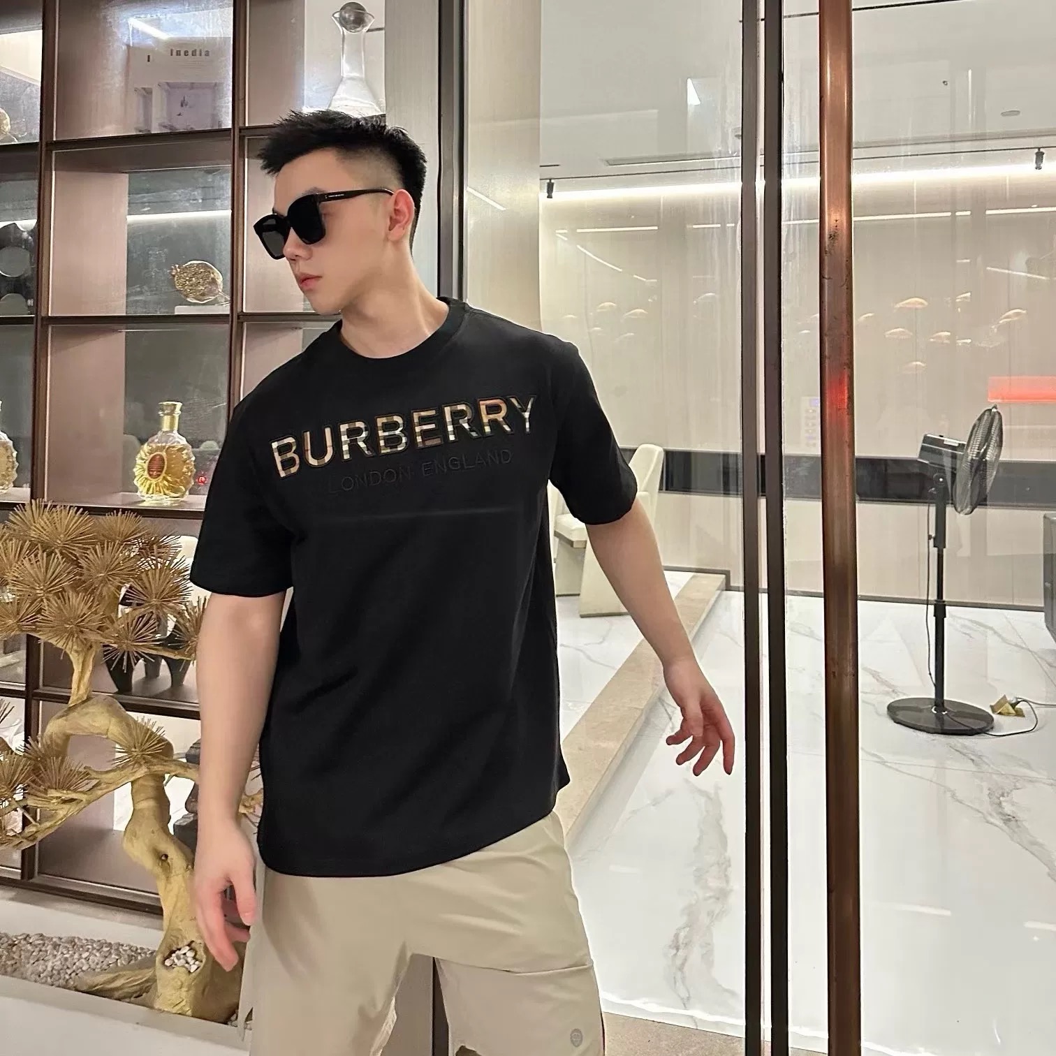 超人気商品 シンプル カジュアル 夏 無地 アルファベット オーバーサイズ 2色選べる Ｔシャツ