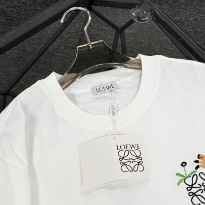 新しい夏のスタイル、刺繍のトレンディなTシャツ、トレンディな半袖、ユニセックスのラウンドネックのカジュアルなルーズバージョン
