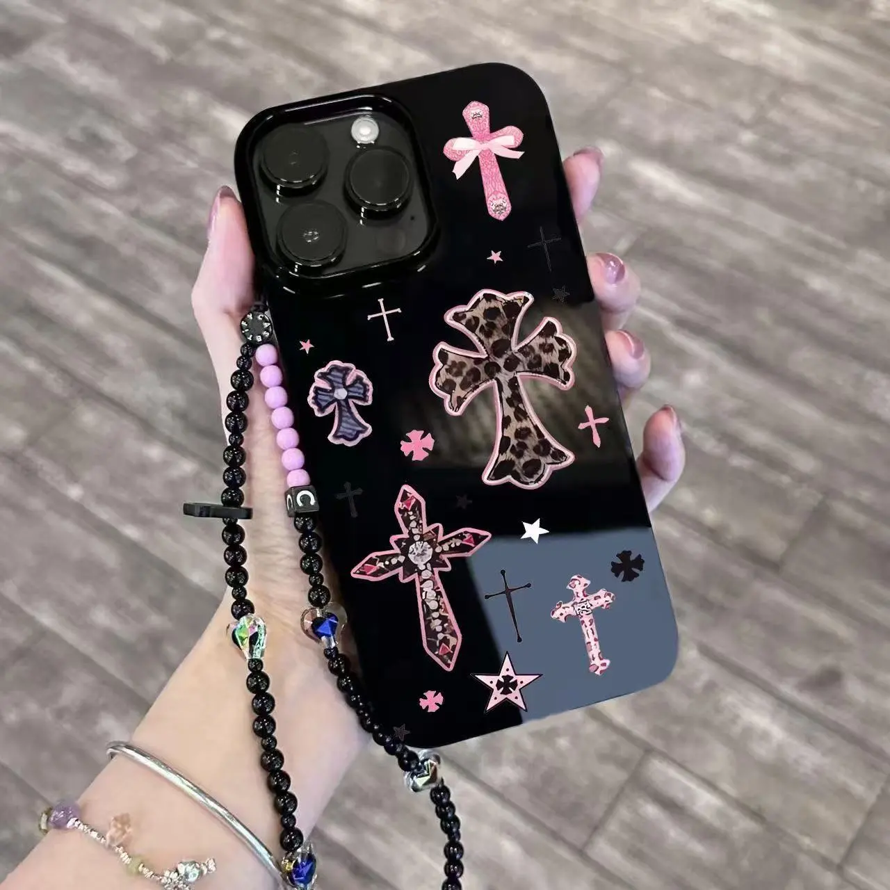 高級感のあるヒョウ柄iPhoneケース