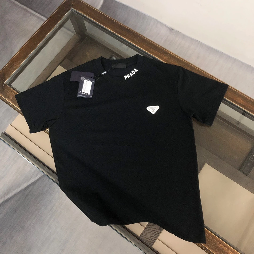『S-3XL』新作の半袖Tシャツ。ユニセックスで、カジュアルかつスタイリッシュ。