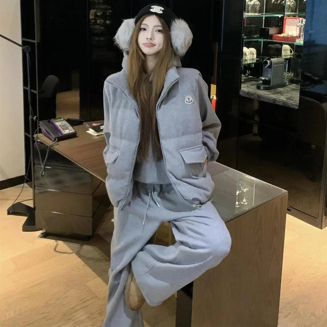 女性用の新しい冬の暖かい服装（ベスト + フード付きスウェットシャツ + ズボン）