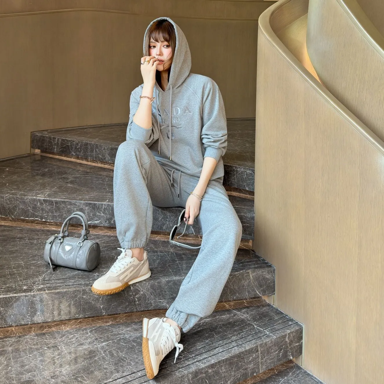 『S-L』日常使いに最適 二色選べる おしゃれ度アップ 柔らかい 合わせやすい トップス+パンツ セットアップ