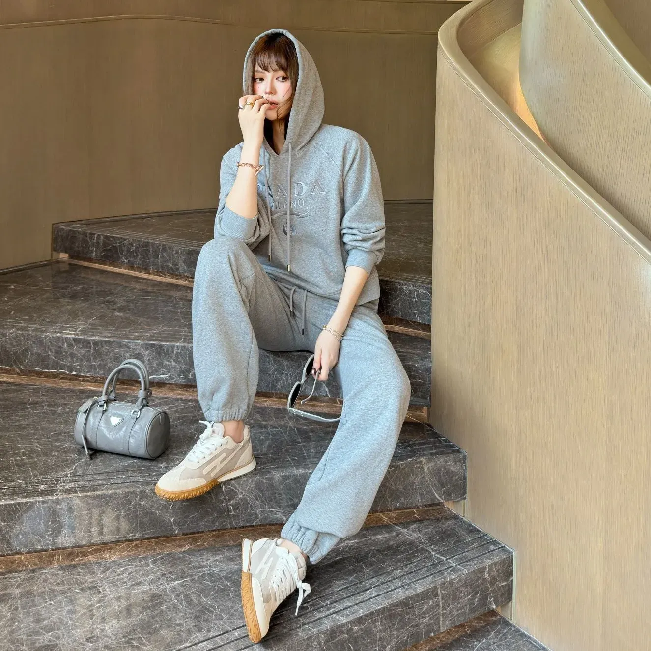『S-L』日常使いに最適 二色選べる おしゃれ度アップ 柔らかい 合わせやすい トップス+パンツ セットアップ