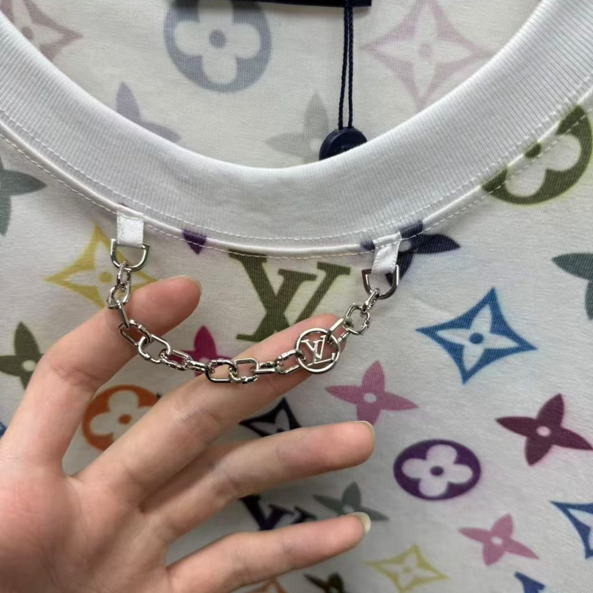 『S-2XL』春夏の装いにぴったりの、ファッショナブルでトレンディなメンズ用ライトラグジュアリー半袖トップス。