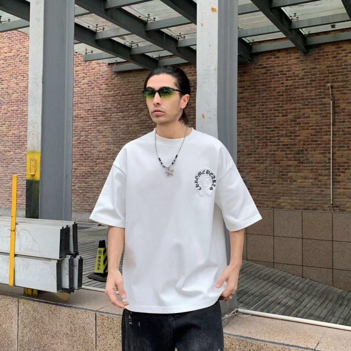 『M-3XL』夏物刺繍入り新作半袖Tシャツ、ゆったりラウンドネックトップス