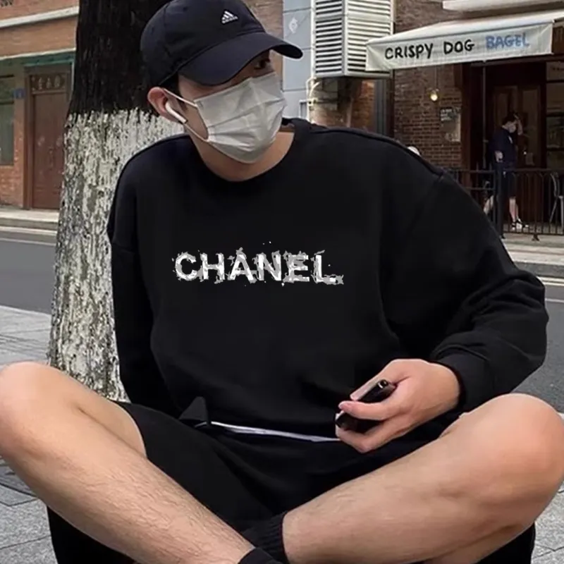 グレー