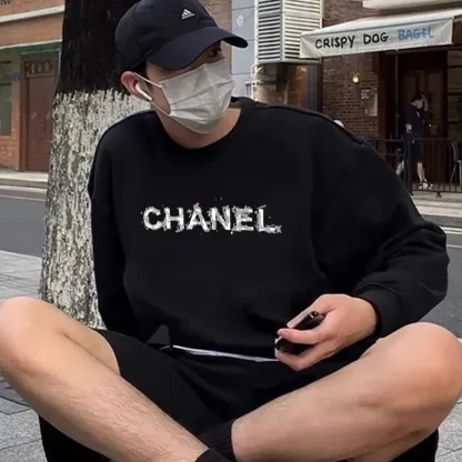 グレー