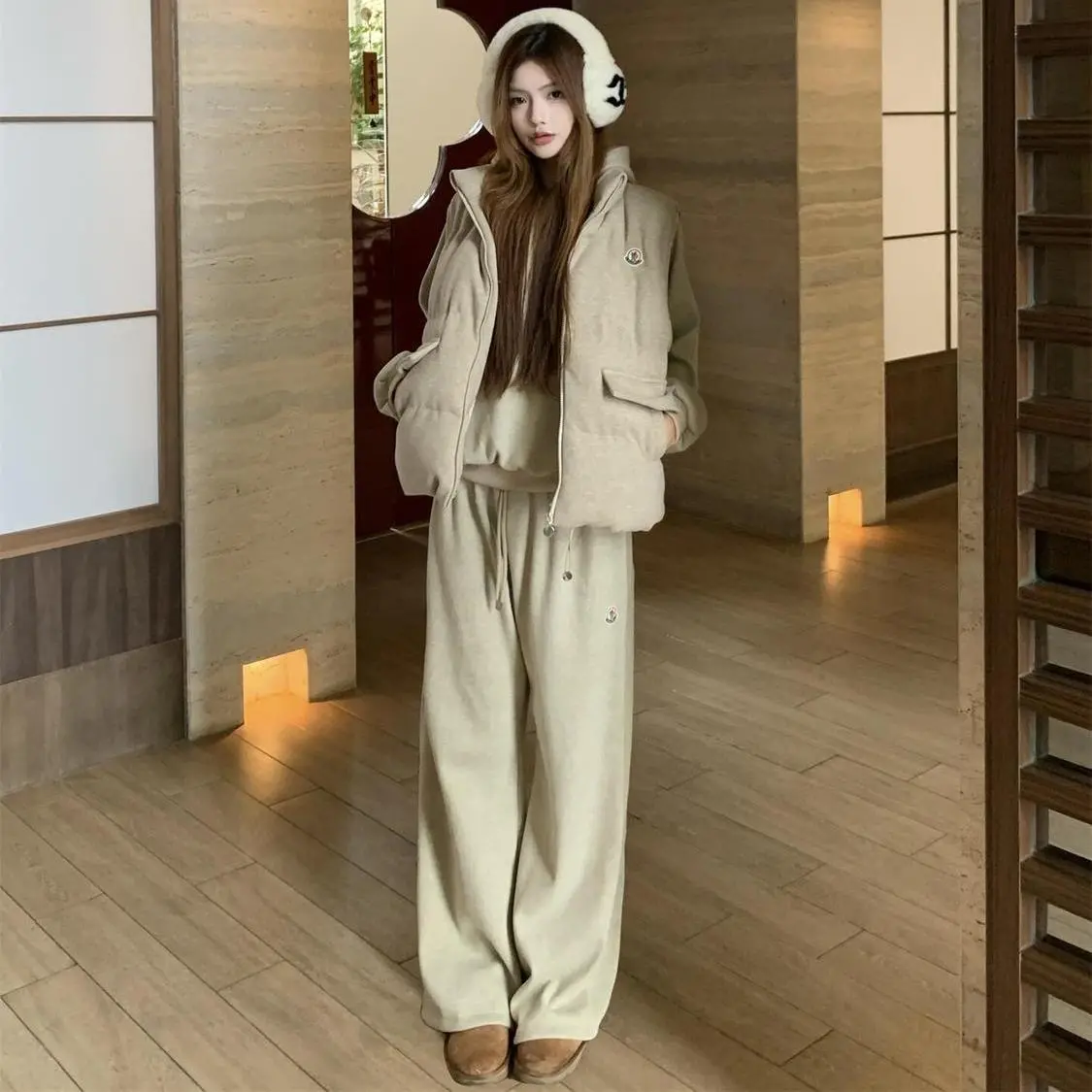 女性用の新しい冬の暖かい服装（ベスト + フード付きスウェットシャツ + ズボン）
