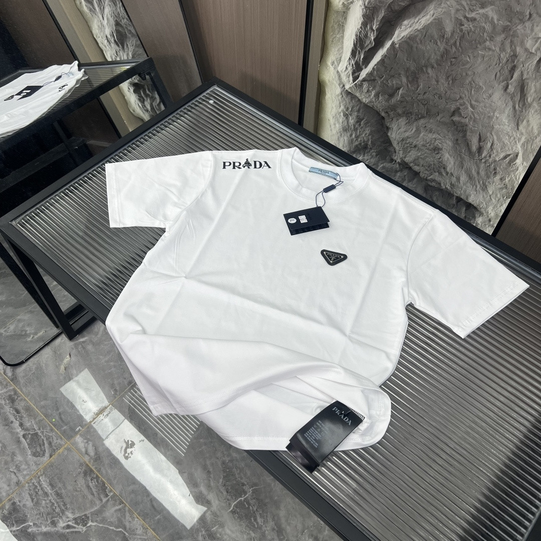 『S-3XL』新作の半袖Tシャツ。ユニセックスで、カジュアルかつスタイリッシュ。