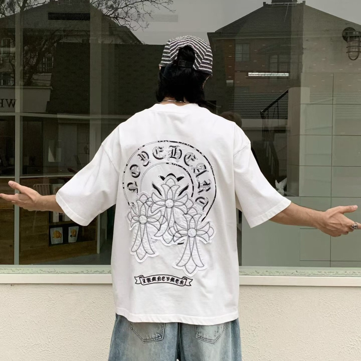 『M-3XL』新作の純綿半袖Tシャツ。ゆったりとした着心地で、プリント柄が施されており