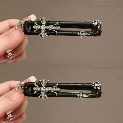 個性を際立たせるレザーヘアクリップと前髪クリップ