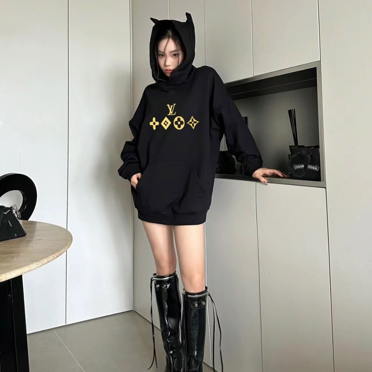 『S-5XL』秋冬レトロブラックフード付きスウェットシャツとベルベットの新作トップス