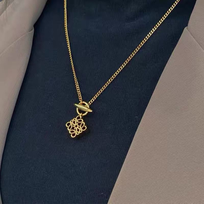 軽量高級彫刻立体OTバックルチタン鋼ネックレス高級