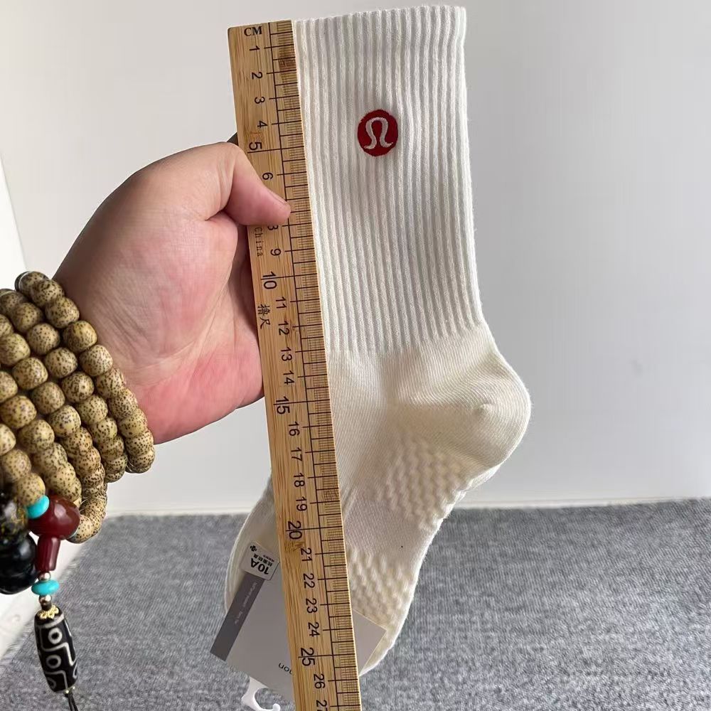 刺繍入りソックス、オールシーズン対応、純綿、シンプル、トレンディなスポーツソックス