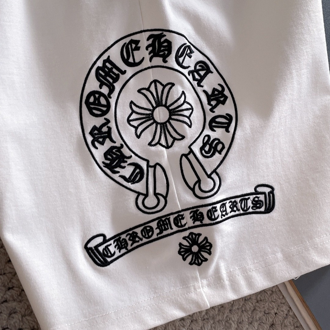 『M-4XL』新作の刺繍入りショートパンツとゆったりとしたニットパンツ