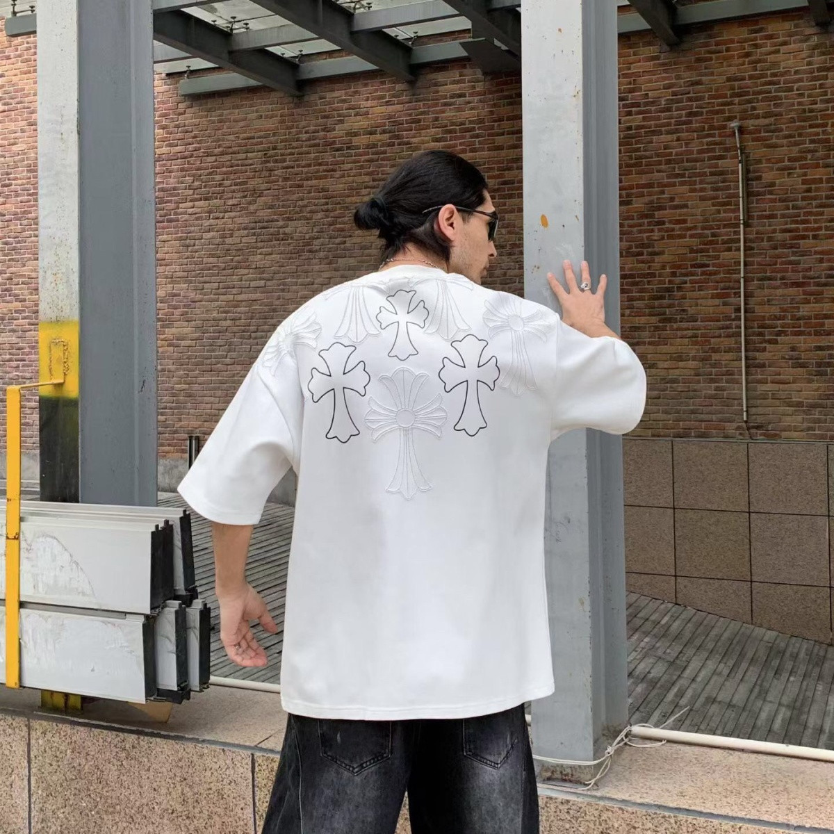 『M-3XL』夏物刺繍入り新作半袖Tシャツ、ゆったりラウンドネックトップス