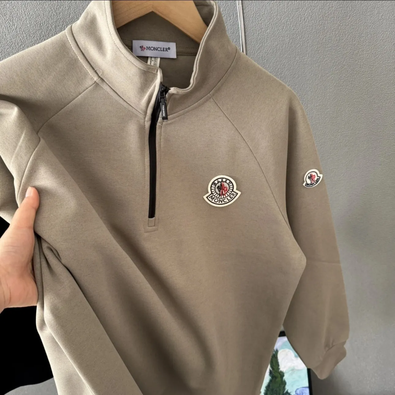 『M-4XL』スタンドカラーのハーフジッププルオーバースウェットシャツ、新しいカジュアルスタイル、厚手の長袖