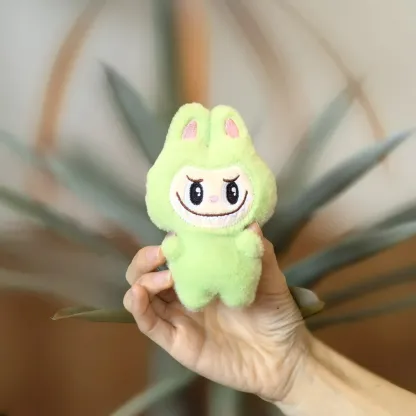 今季大注目 おしゃれ 好評続出 ランダムLabubu キーホルダー
