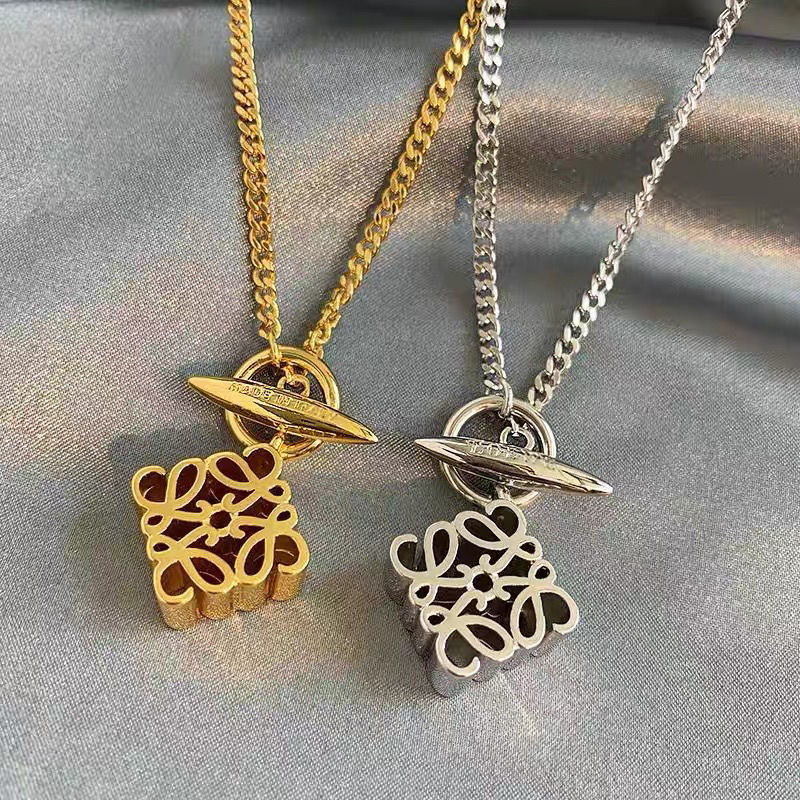 軽量高級彫刻立体OTバックルチタン鋼ネックレス高級
