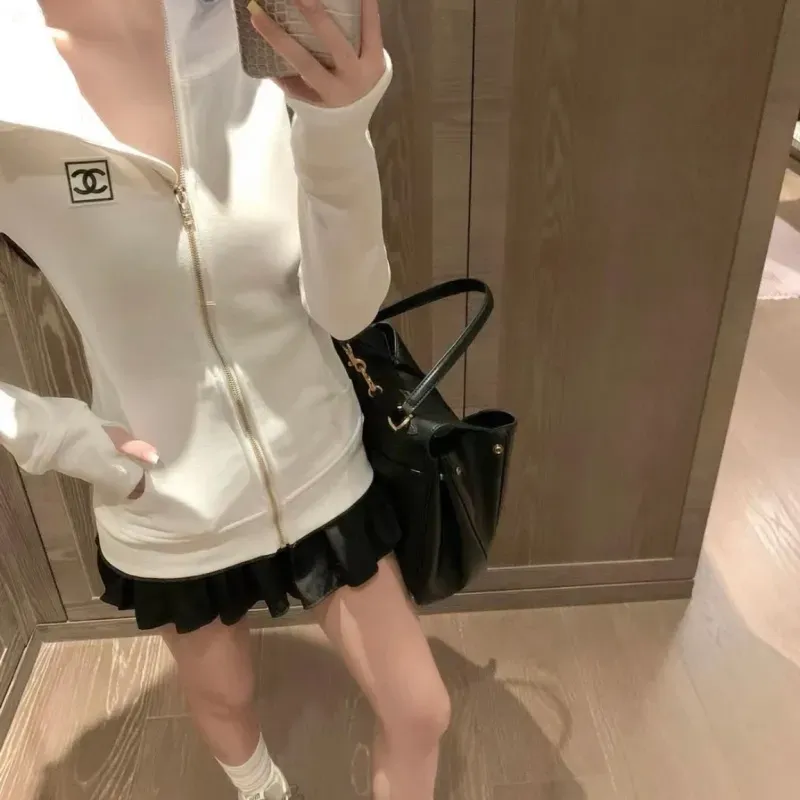 『フリーサイズ』上品見えスポーツ ストレッチ 細身シルエット ジップパーカー