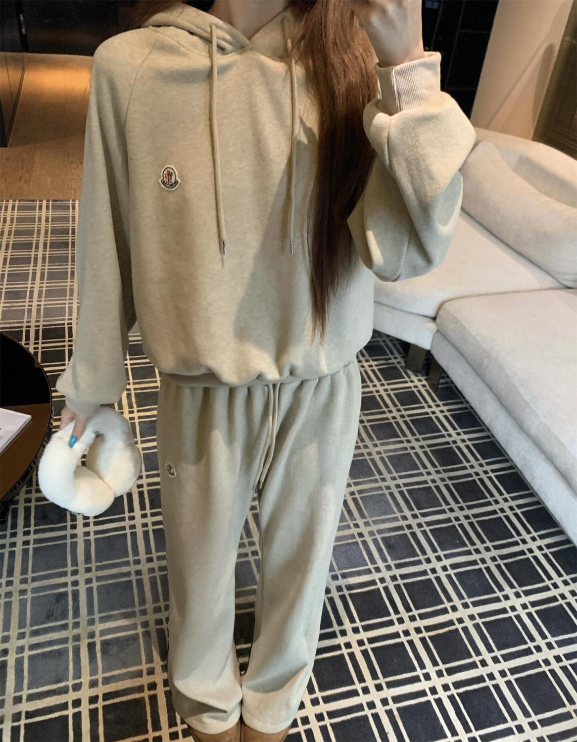 女性用の新しい冬の暖かい服装（ベスト + フード付きスウェットシャツ + ズボン）