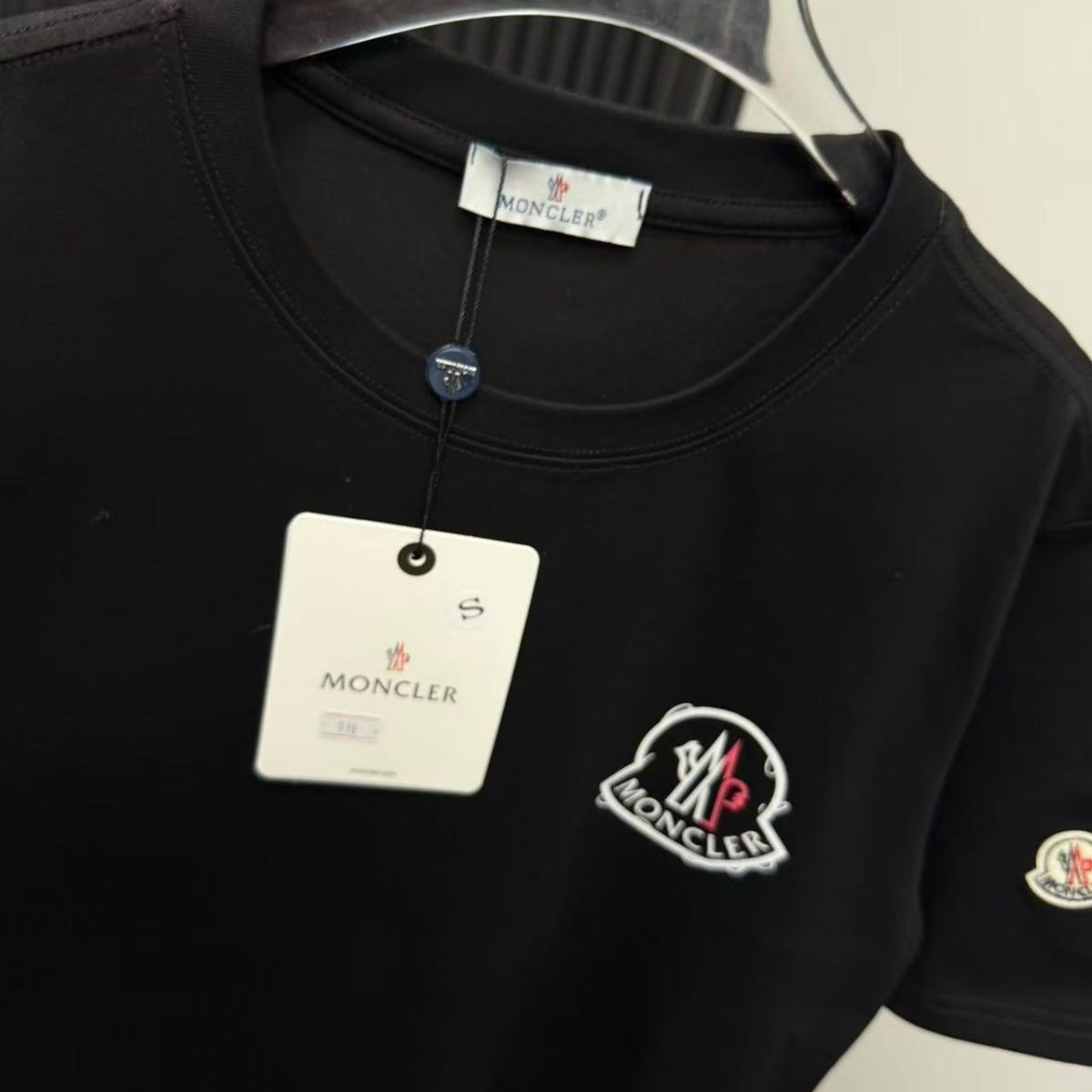 『S-2XL』プリント柄の半袖Tシャツ  カップルスタイルで、厚手ながらも高級感があり、トレンディなデザインです