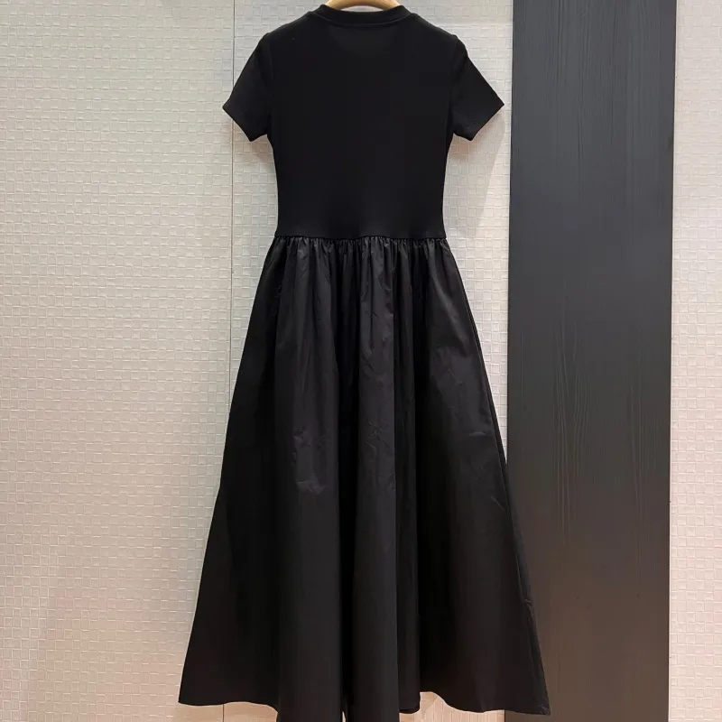 『S-L』大注目 着瘦せ 高級感 シンプル 刺繍 半袖 ワンピース