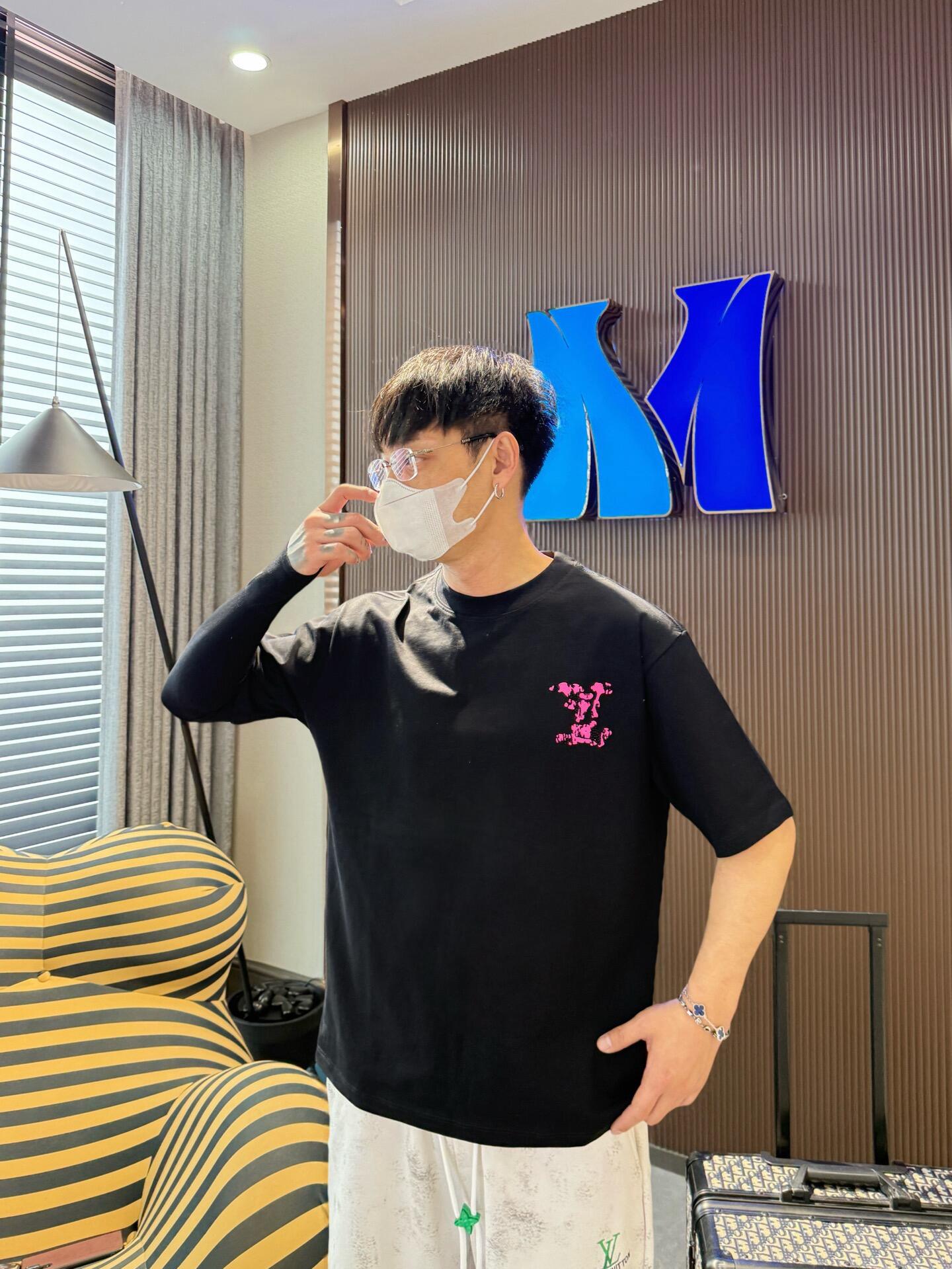 新しいファッション重工業オールマッチラウンドネック高級メンズTシャツ