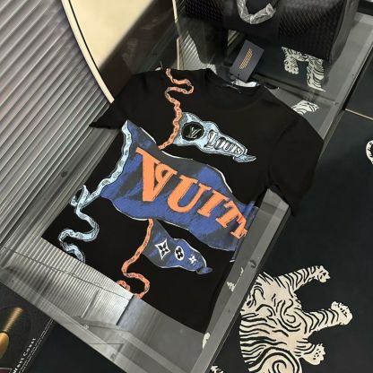 【L-4XL】人気のトレンディなカジュアルTシャツ、高級感のあるクルーネック半袖