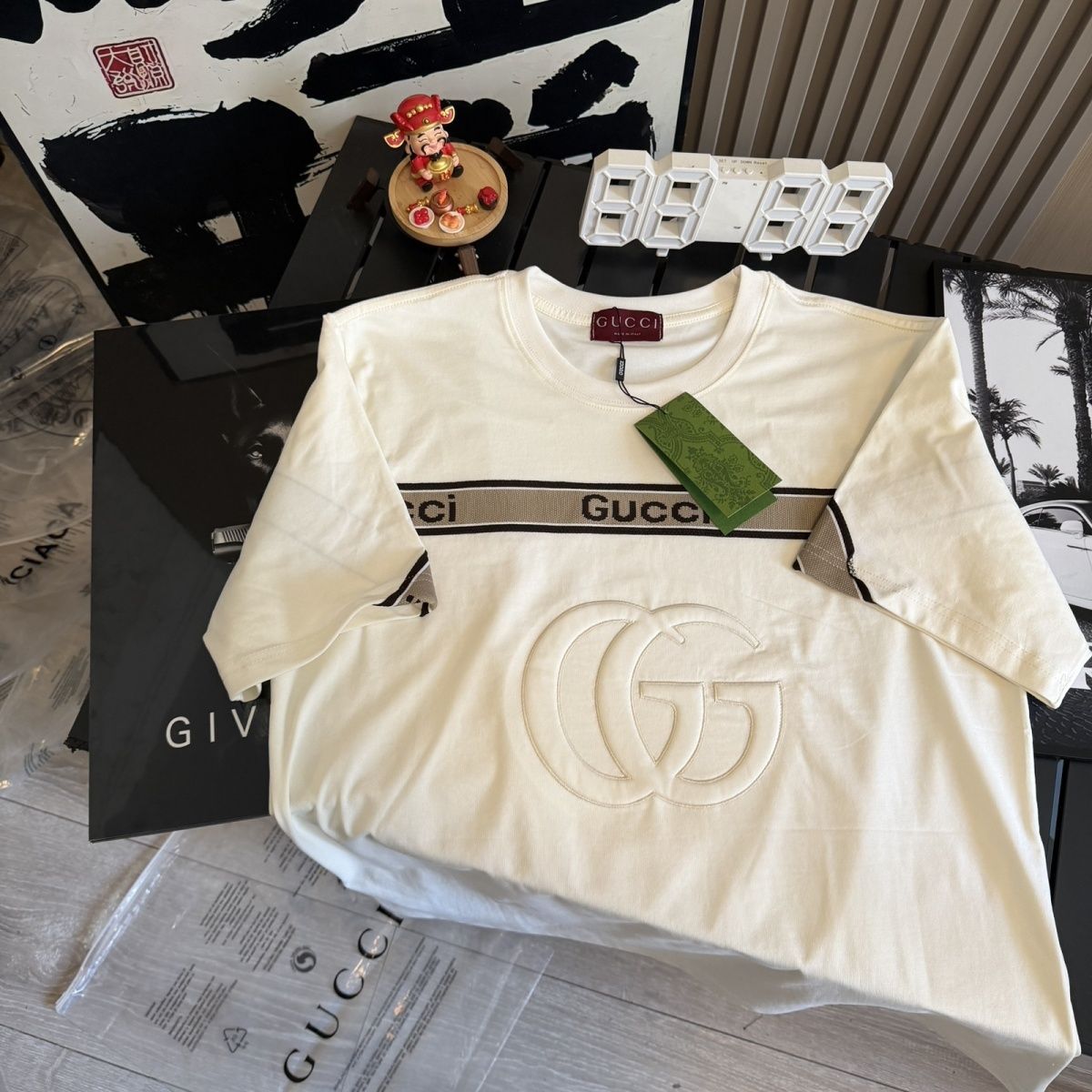 高品質のクルーネックTシャツ、カジュアルでスタイリッシュな半袖