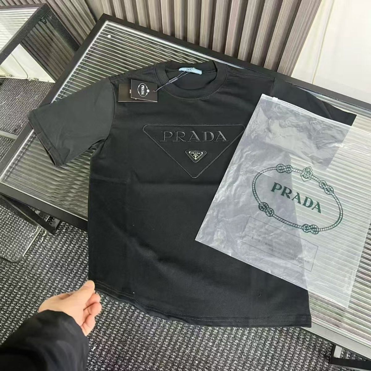 新作メンズ半袖Tシャツ、スリムフィット、トレンディなトップス